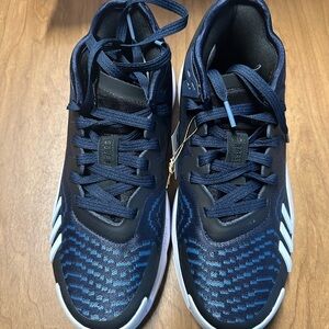 BNWT Addidas D.O.N. Issue 4 unisex basketball shoes. Men size 7 Women size 8